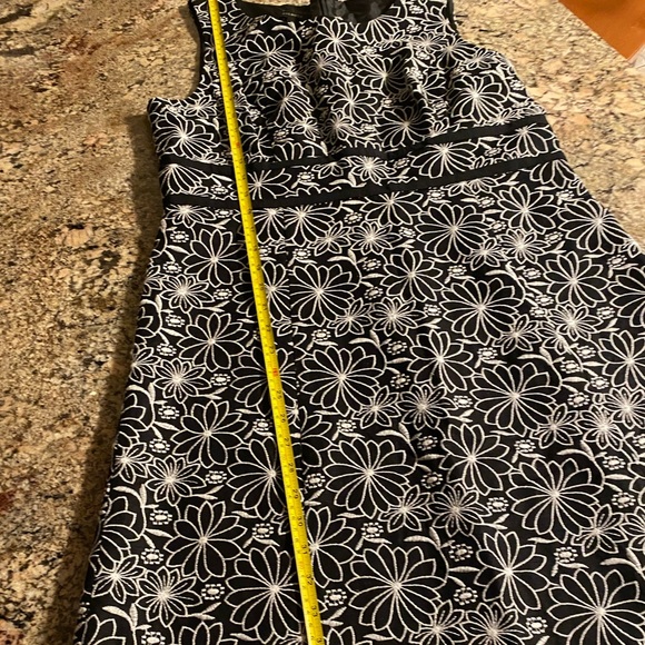 Cute floral spring dress - Picture 6 of 7